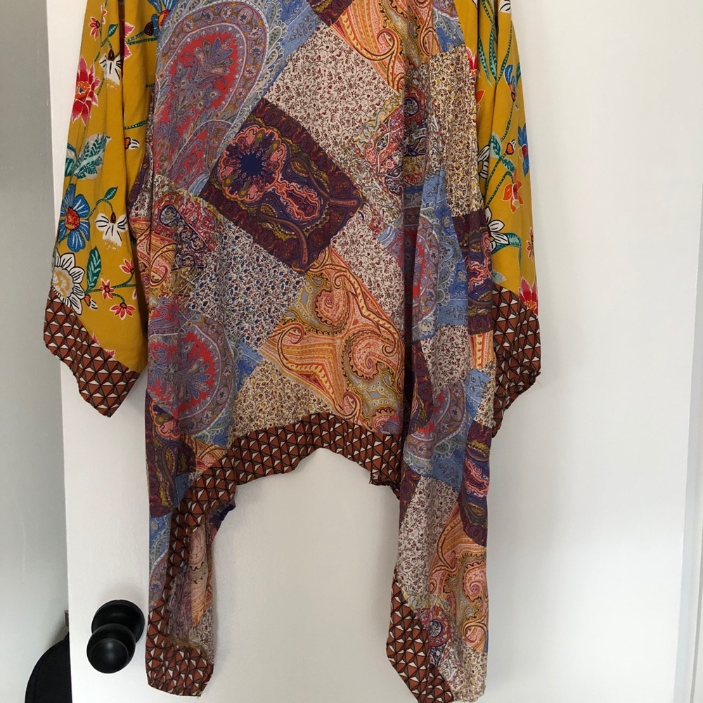 Colorful Kimono - Picture 2 of 4